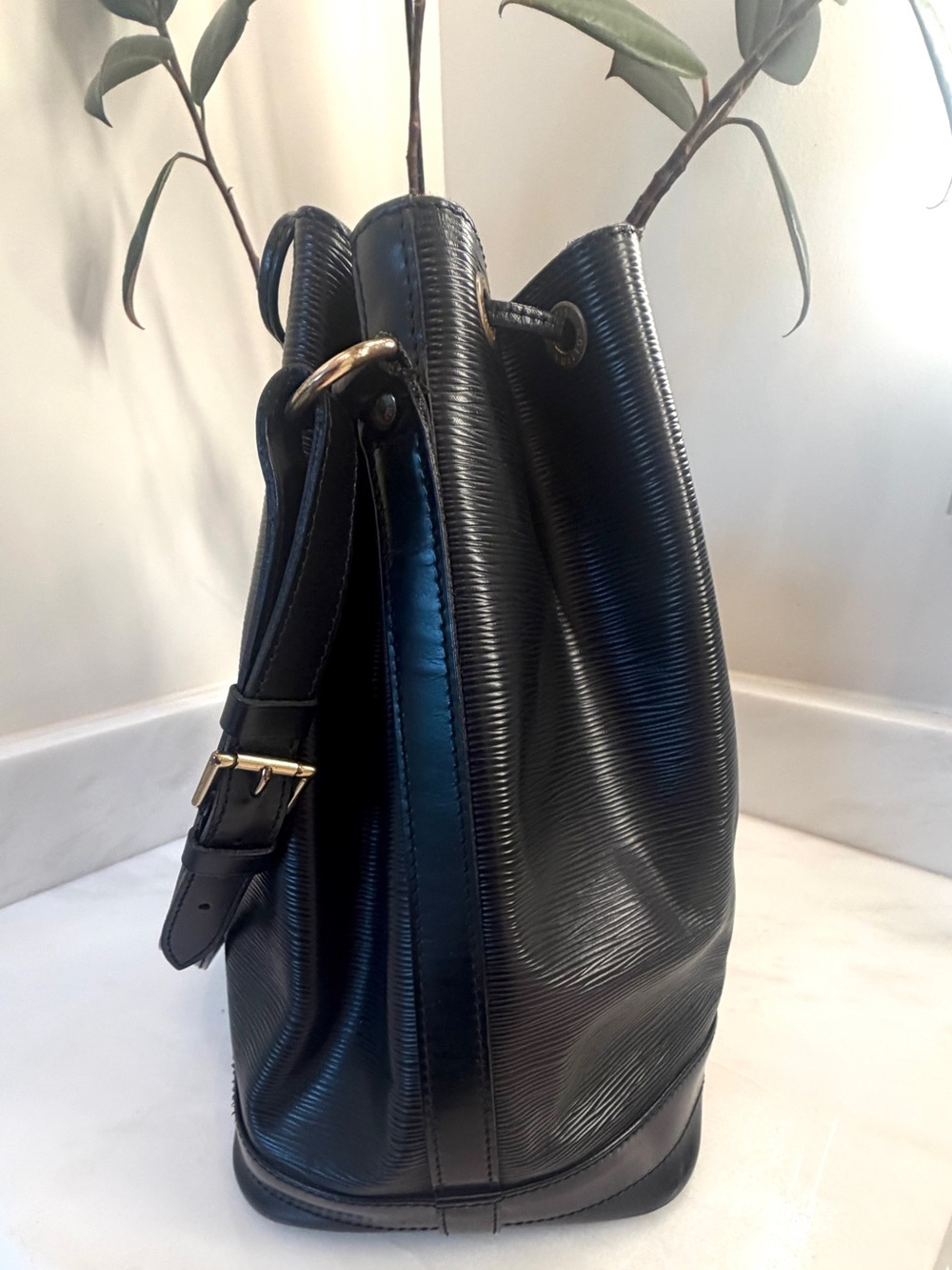 Louis Vuitton Epi Noe Black Bucket Bag, Shoulder Bag - Picture 4 of 15